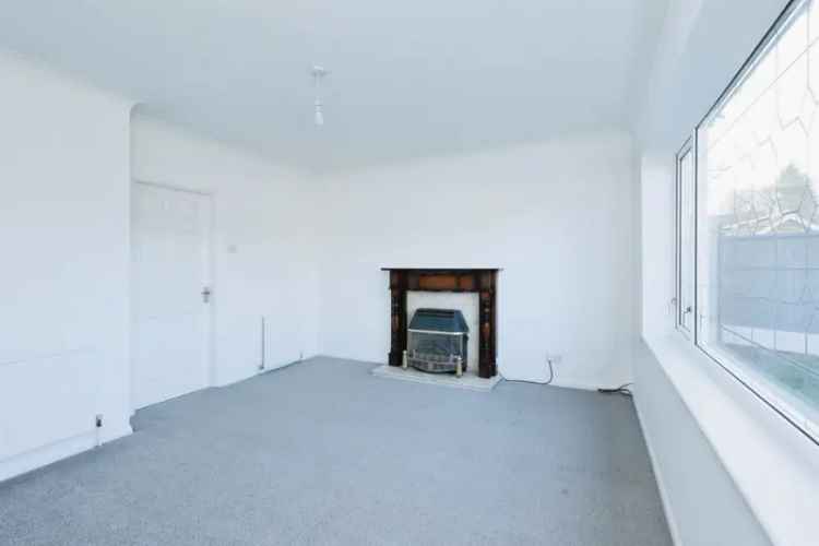 3 Bed Semi-Detached House with Garage and Garden