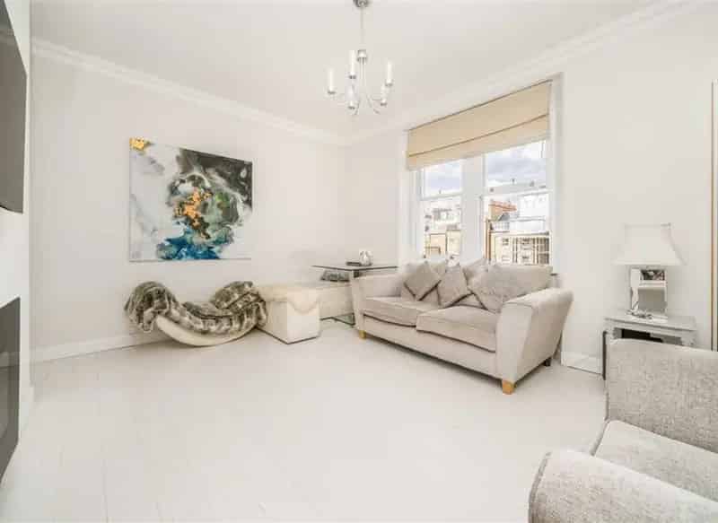 Spacious South Kensington Flat with Roof Terrace