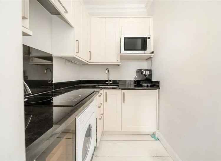 Flat For Sale in London, England