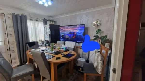 3 Bed House with Parking and Garden