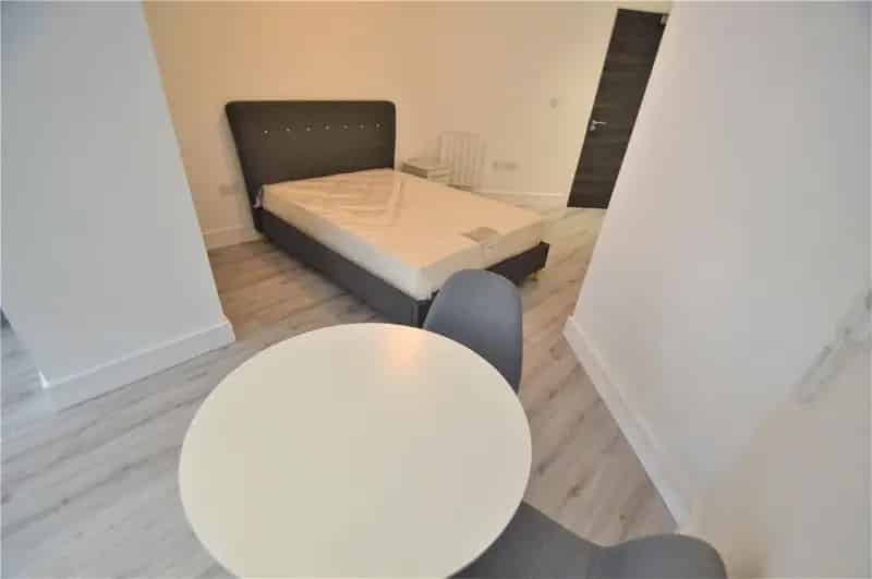 Studio Apartment for Rent Hagley Road City Centre