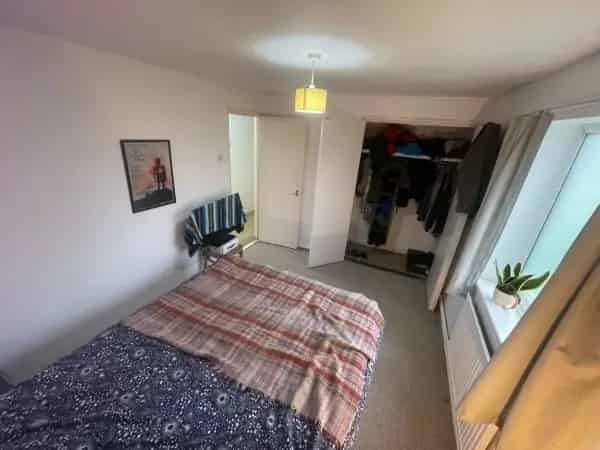 Spacious Ground Floor Flat in Quiet Machynlleth
