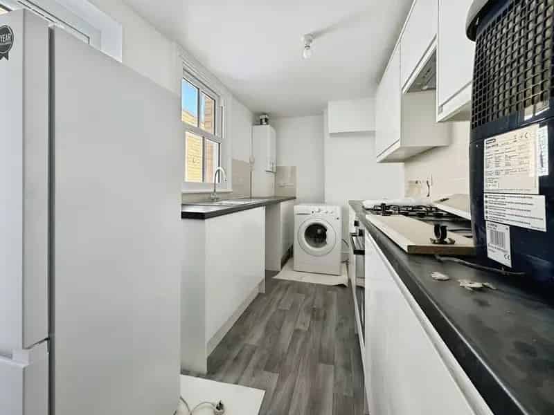 1 Bedroom Flat to Rent London SW12 Newly Refurbished Basement Flat