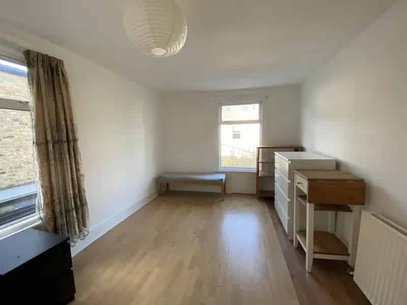 4 Bedroom Terraced House to Rent