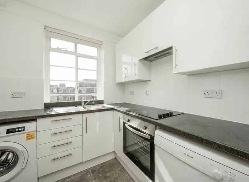 One Double Bedroom Apartment South Hampstead Art Deco Portered Block