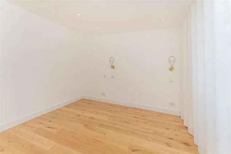 4 Bed House for Sale in Ponders End, Enfield