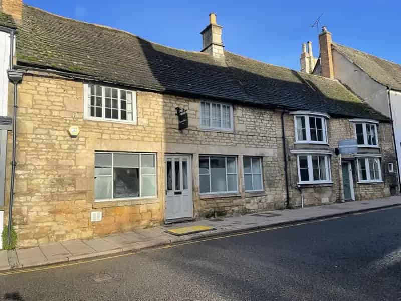 Ground Floor Retail Unit with Open Plan Showroom and Basement