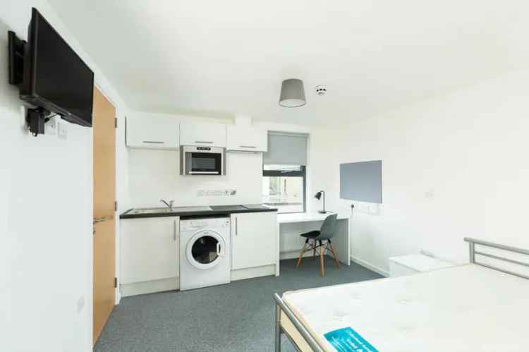 1 Bedroom Ground Floor Flat near Bath City Centre