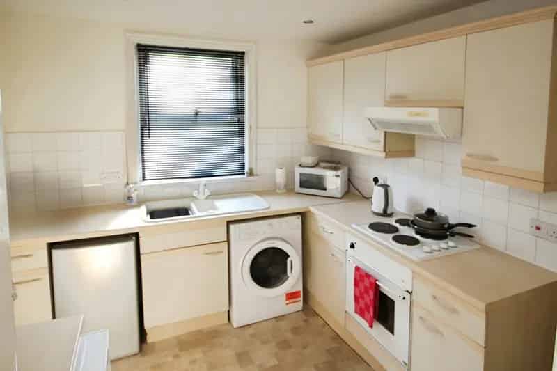 1 Bedroom Flat to Rent Wilmslow Town Centre Close to Train Station