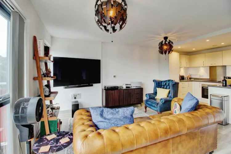 Modern One Bedroom Apartment in Paintworks Bristol