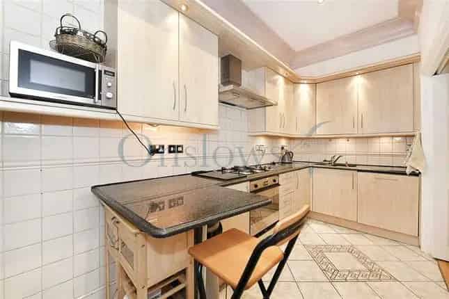 Flat for sale in Queen's Gate, London SW7