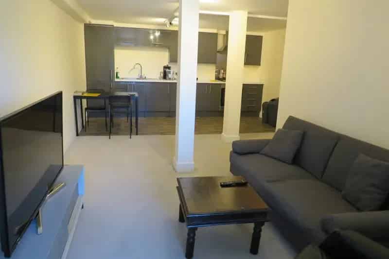 Newmarket Home near Racecourses with Excellent Amenities and Transport Links