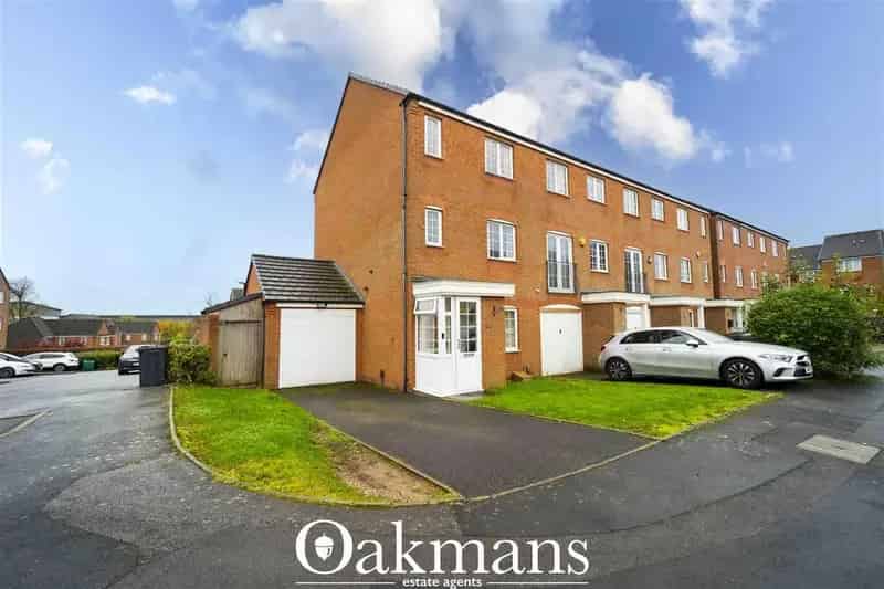5 Bedroom Townhouse for Sale