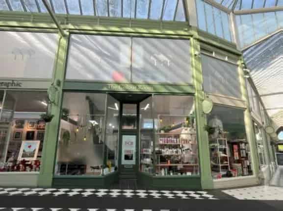 Retail Unit in The Arcade Shopping Area