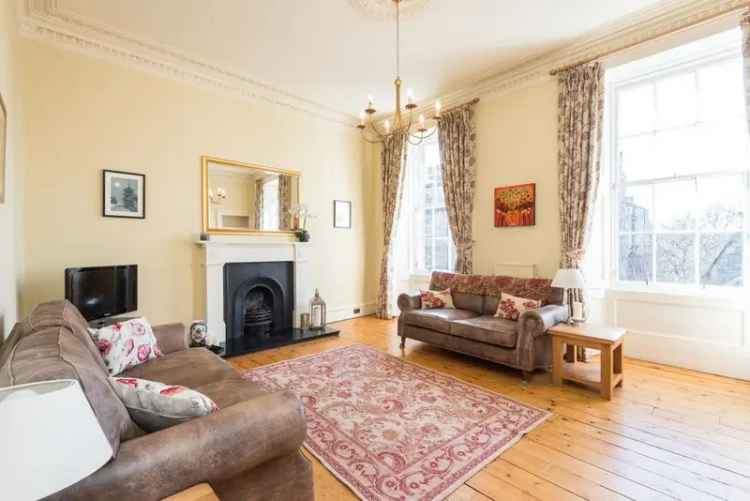 3 Bedroom Flat to Rent in Edinburgh's New Town
