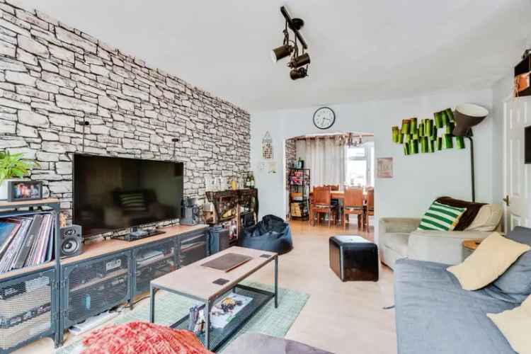 3 Bed House with Gym Garage Near Oxford - No Onward Chain