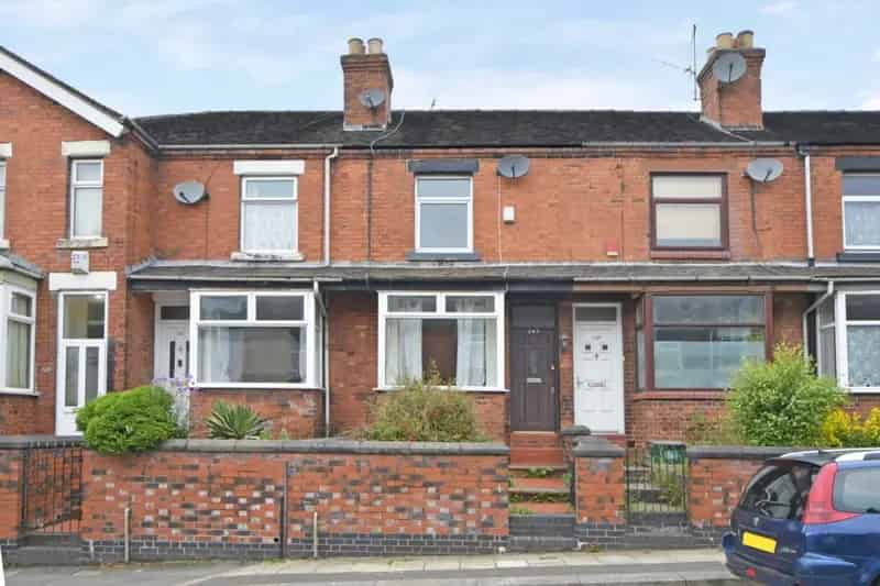 2 Bedroom House For Sale Near Burslem Town Centre