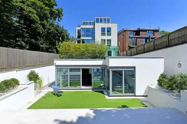 Flat for sale in West Heath Road, Hampstead NW3