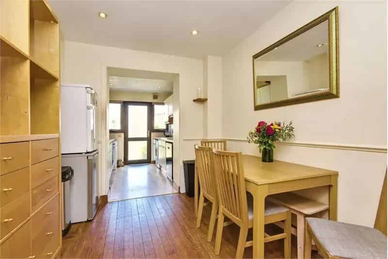 3 Bed Semi Detached House with 2 Reception Rooms