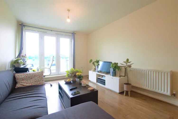 2 Bed Furnished Apartment Near A1M M1 M25 Parkhouse Court