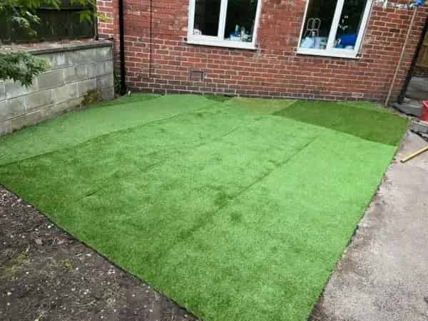 3 Bed House with 2 Living Rooms and Large Gardens