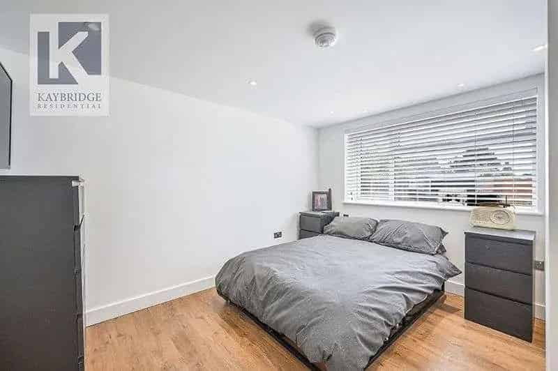 5 Bedroom House with Annex for Sale