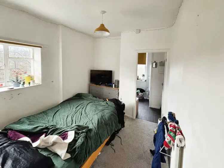 2 Bedroom Flat to Rent Huddersfield HD1 Near Amenities and University