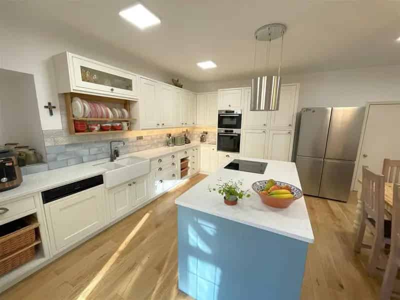 4 bedroom farm house for sale
