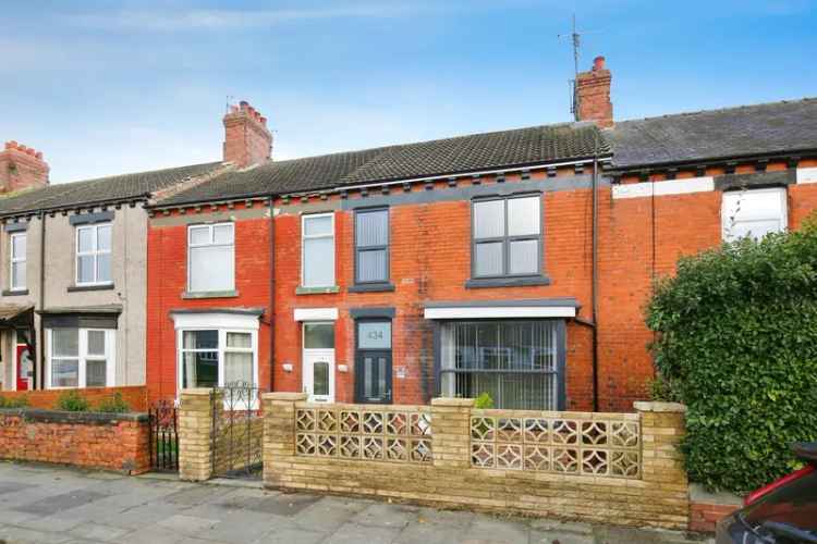 4 Bedroom Mid Terrace House  High End Finish Family Home