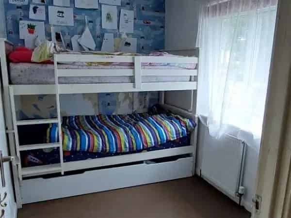 3 Bedroom House Near Schools and Shops