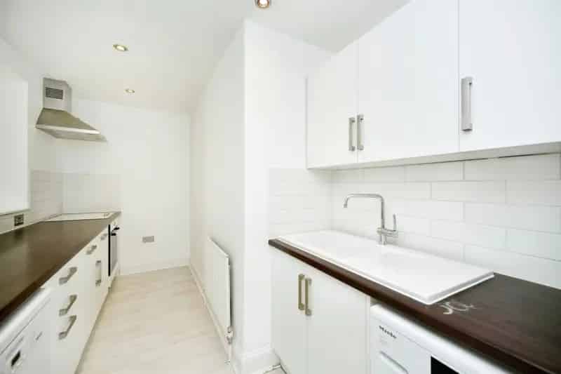 Oceanfront Kemptown Apartment 2 bed 2 bath Private Parking Patio