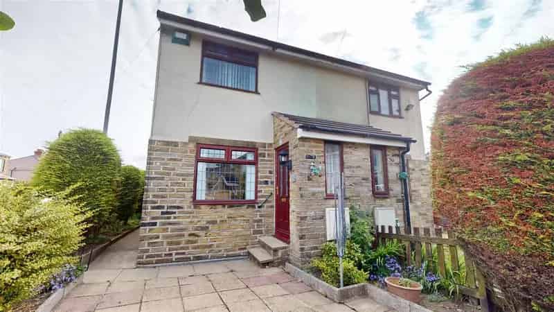 2 Bedroom Semi Detached House For Sale