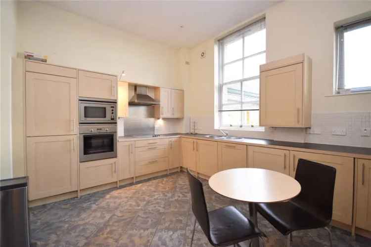 Apartment For Rent in Leeds, England