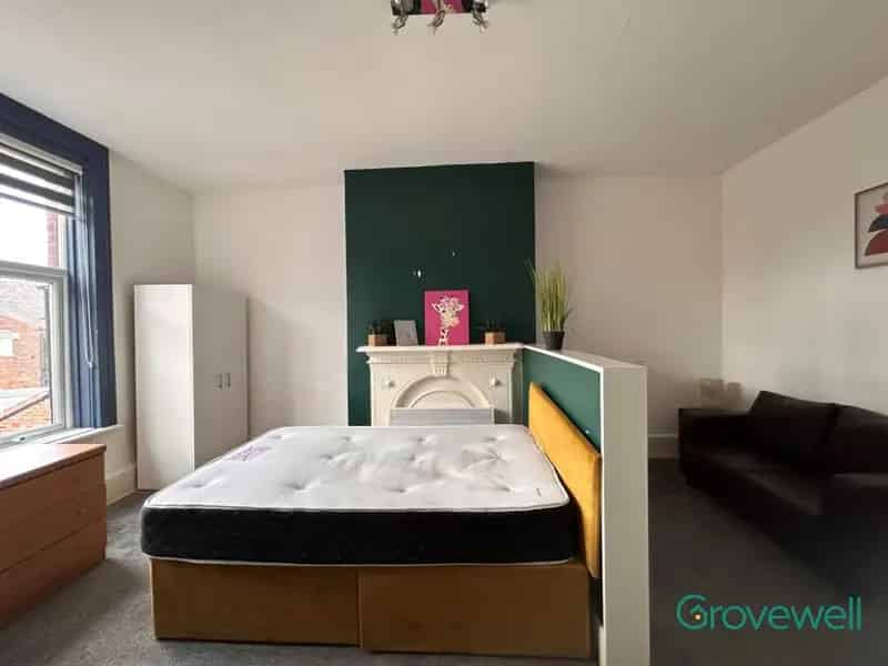 Studio Flat for Rent in Haulgh Bolton