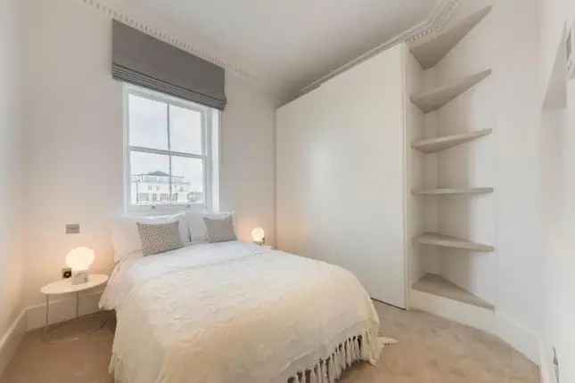 Flat to rent in Gloucester Place, Marylebone, London NW1