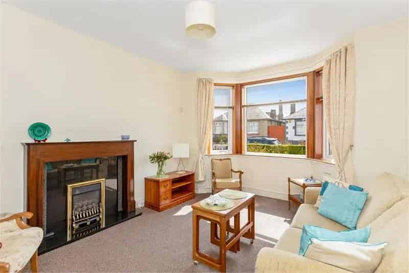 2 Bed Detached House Craigentinny Edinburgh