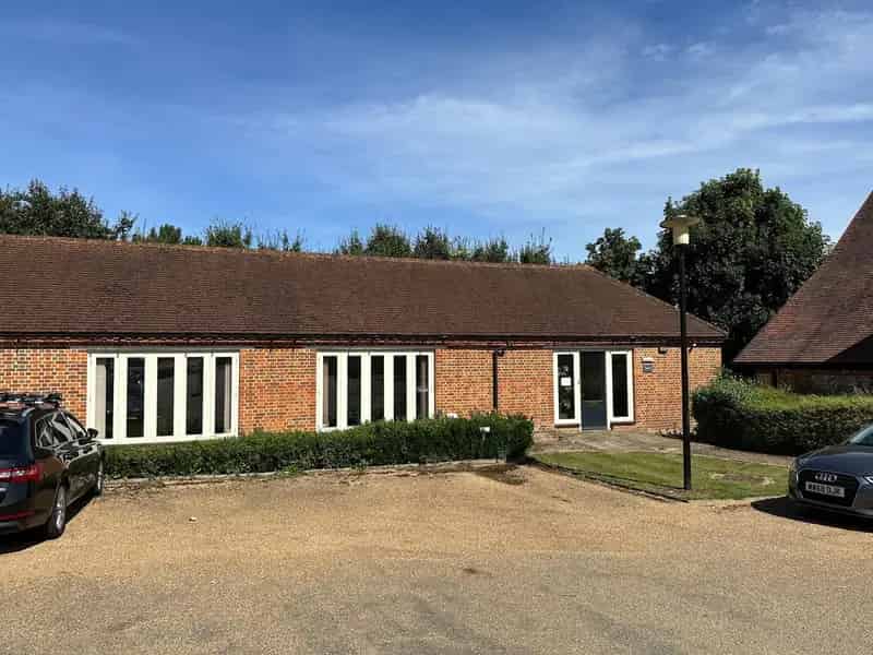 Office to Let Flackwell Heath 790 sq ft Parking CCTV