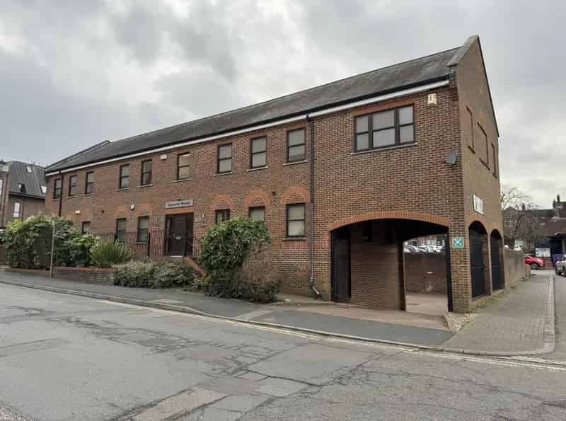 Modern Office Suite Town Centre Location 2 Parking Spaces