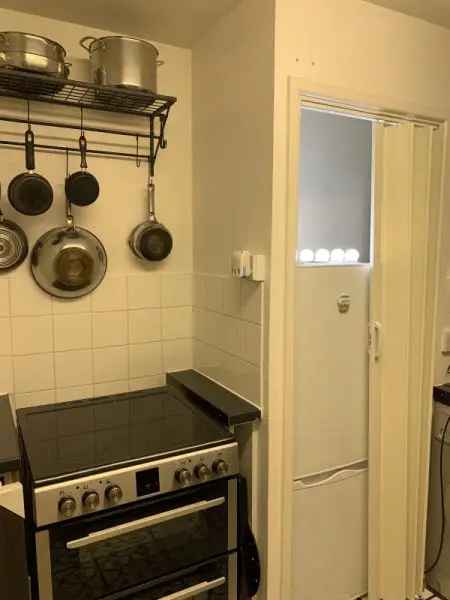 1 Bed Flat Hampton Village - Exchange for South Coast or Surrey Property