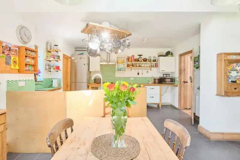 4 Bedroom End Terrace House for Sale