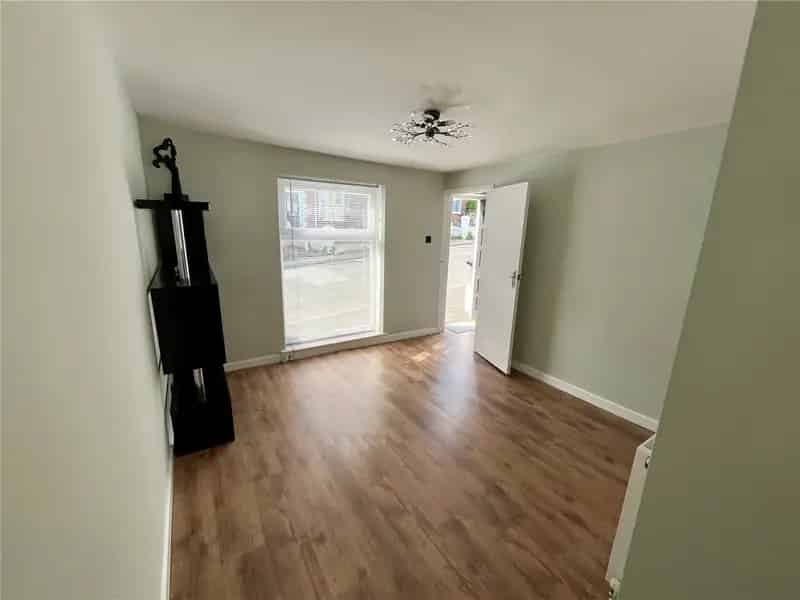 2 Bedroom Maisonette Dartmouth Refurbished Ready to Move In
