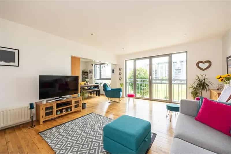 3 Bed Flat First Floor with 1 Reception Room Stunning Views