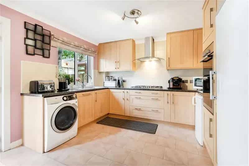 3 Bed House - Semi Detached with 2 Reception Rooms