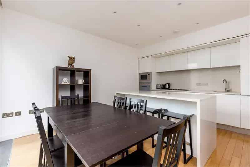 2 Bed Flat Quartermile Development Edinburgh Spacious City Centre Parking