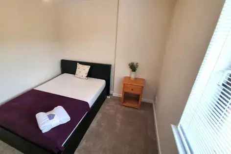 3 Bedroom Flat 94m² Aberdeen Freshly Decorated