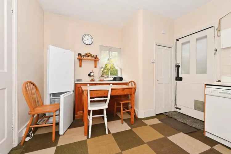Three Bedroom Detached House Near Apsley Train Station