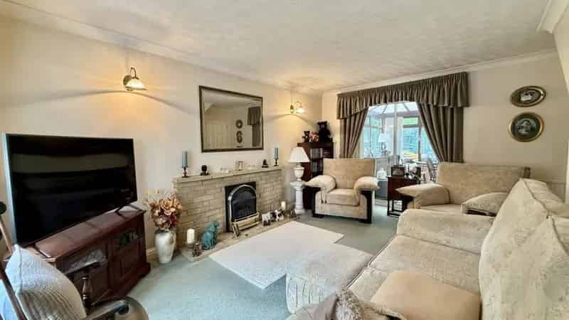 3 Bedroom Detached House for Sale in Westbury