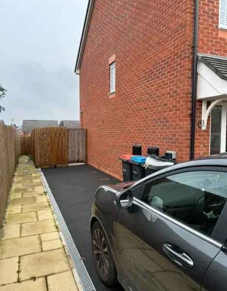 New Build 2 Large Bedroom House Electric Car Charging Garden