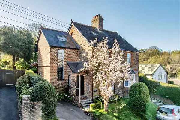 Impressive Period House with Stylish Contemporary Extension