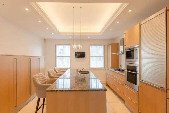 Duplex to rent in Park Lane, Mayfair W1K